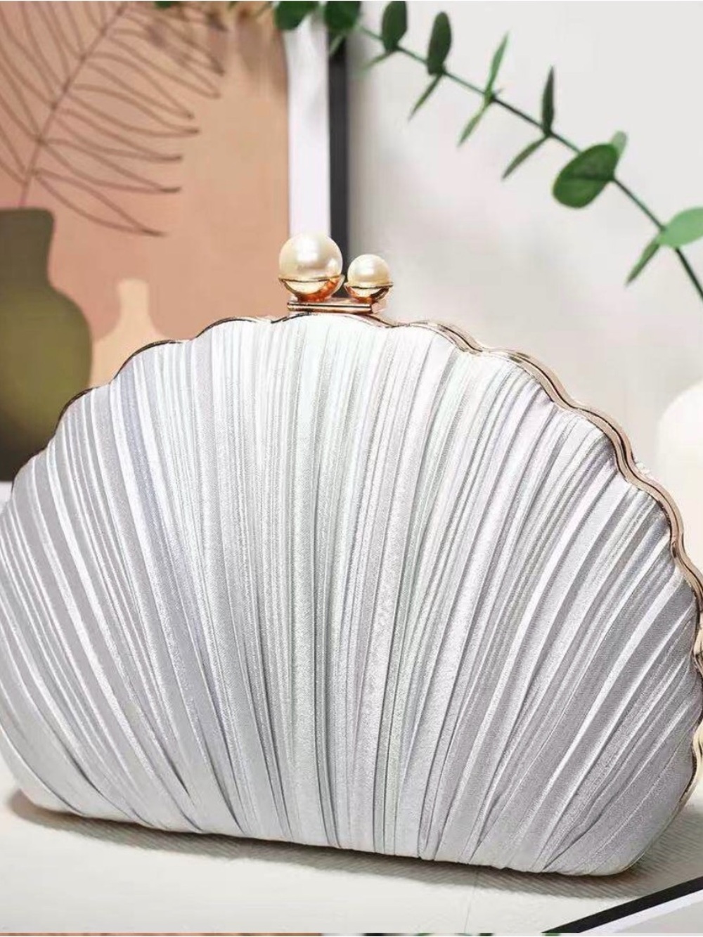 Elegant Pearl-Top Shell Clutch - Silver
